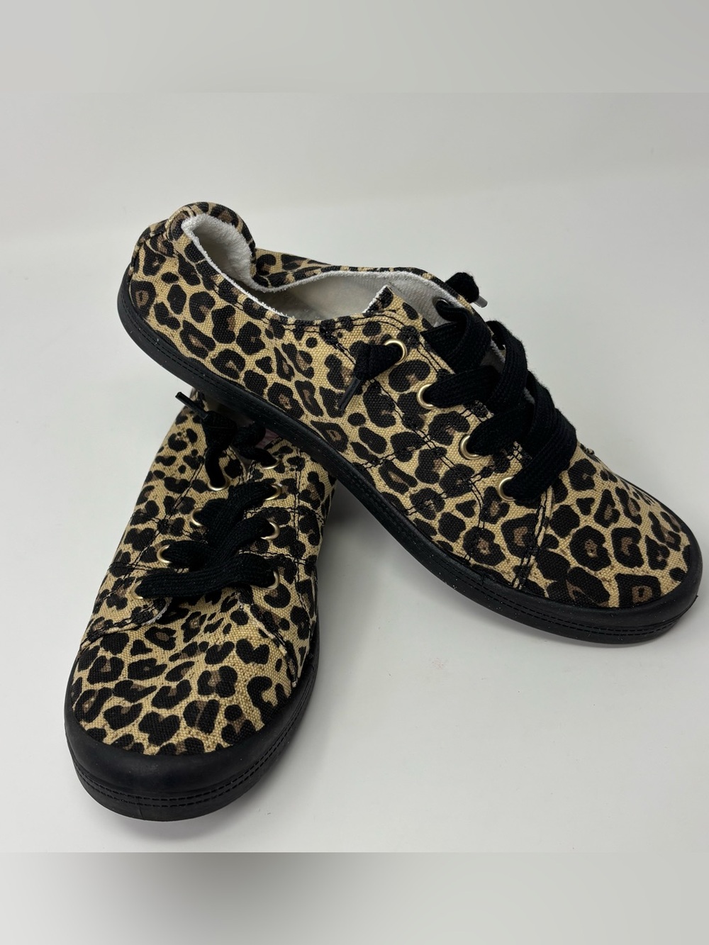 New Jellypop Dallas Leopard Print Canvas Sneakers Women's Size 9.5 M Cheetah